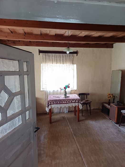 Vând casa în comuna Maeriste 2 camere