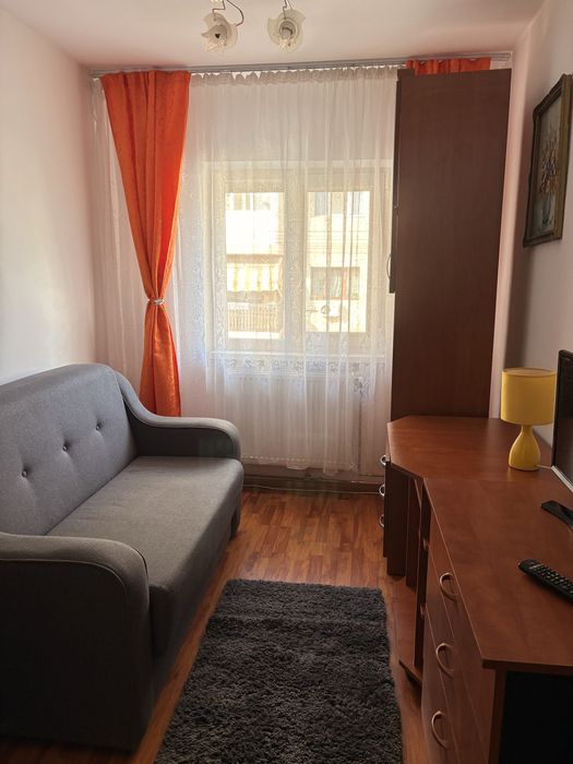 Inchiriez apartment cu 3 camere