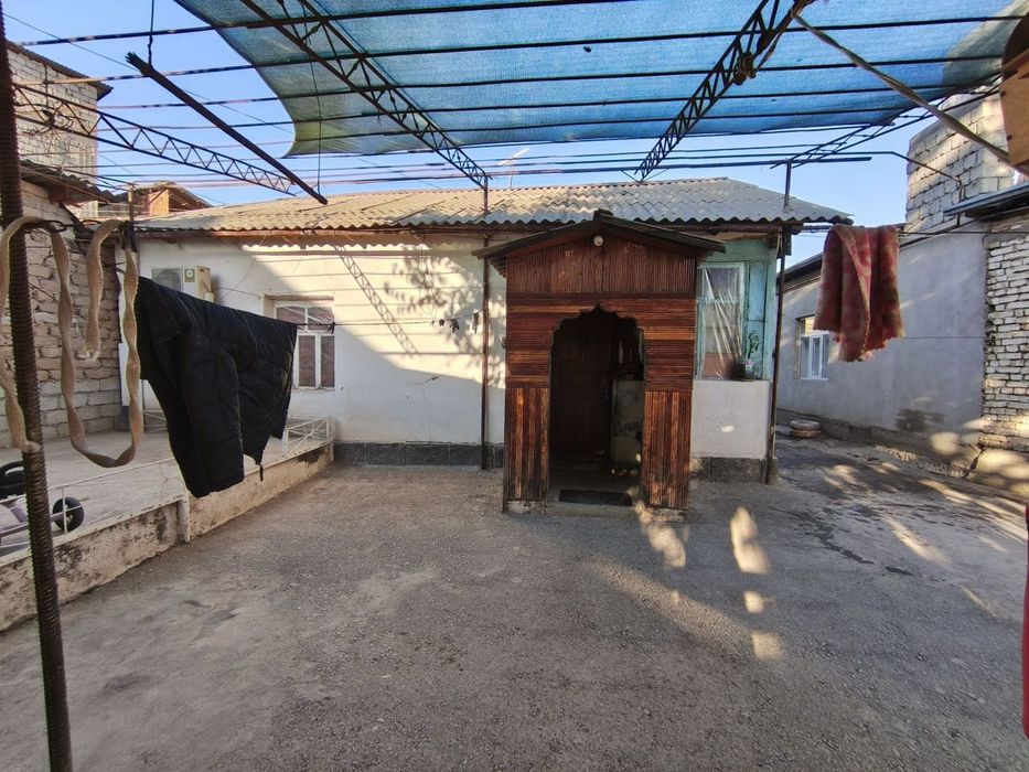 Ховли уй сотилади сариосиё центирида