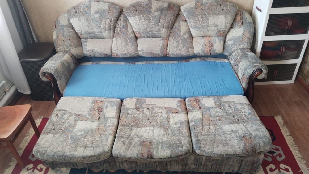 Бесплатно отдам диван