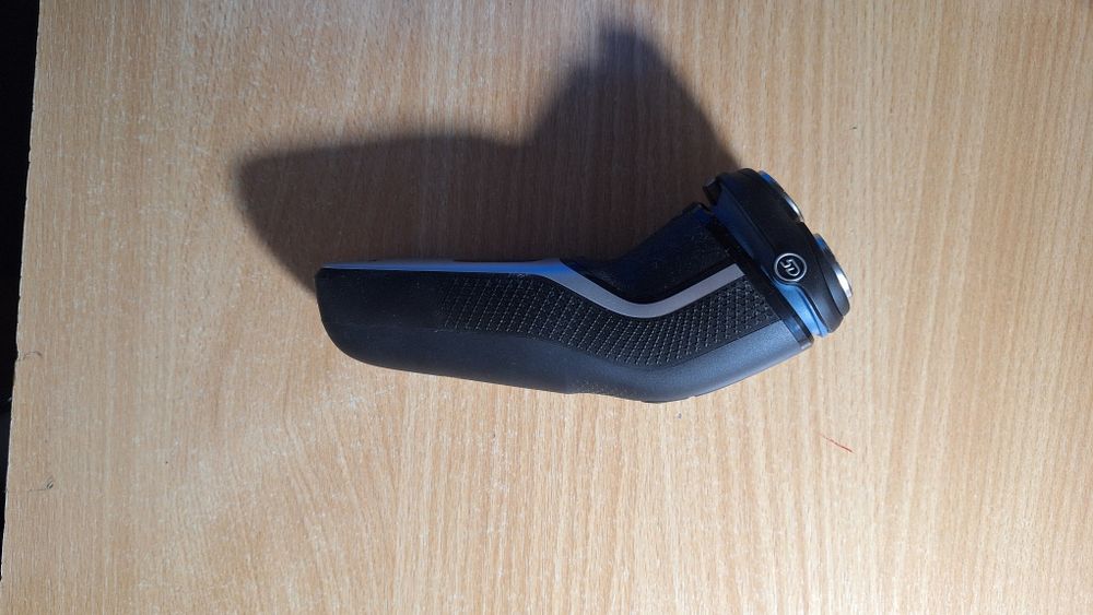 Продам электробритву PHILIPS Shaver 3000 Series