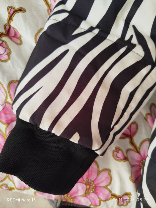 Продам куртку для девочки