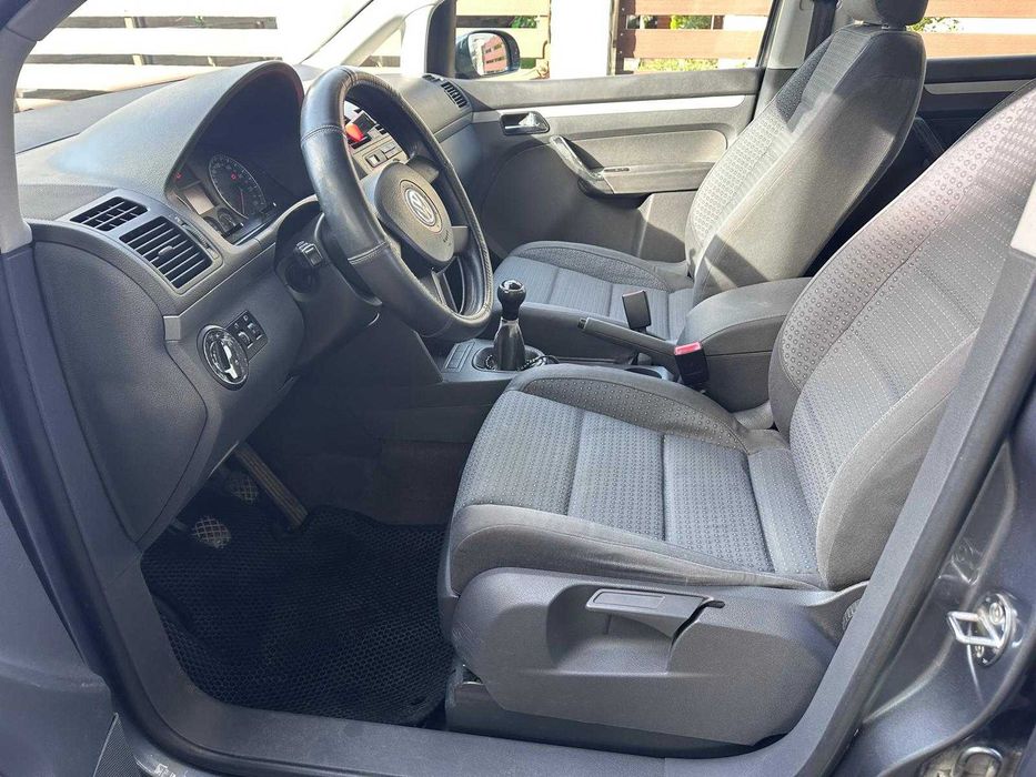 VOLKSWAGEN Touran 2004 — imagine 5