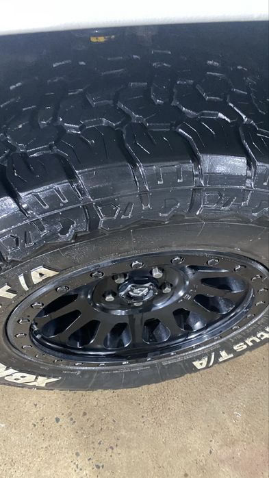 Шины А/Т с офф роуд дисками