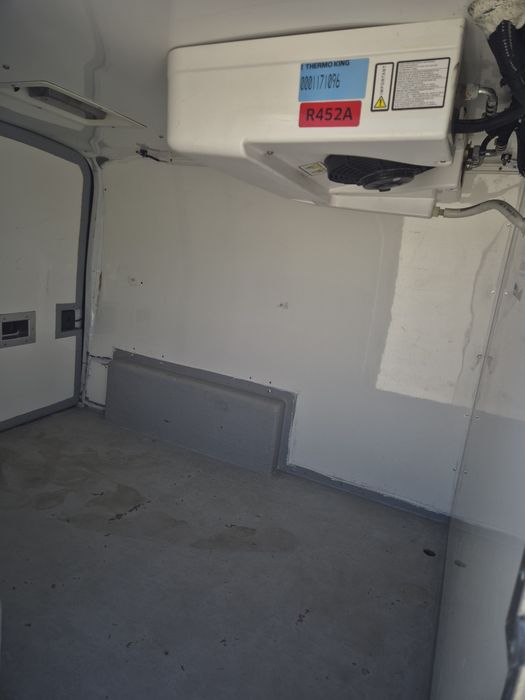 Nissan nv200  duba Frigorifica izoterma la priza 220