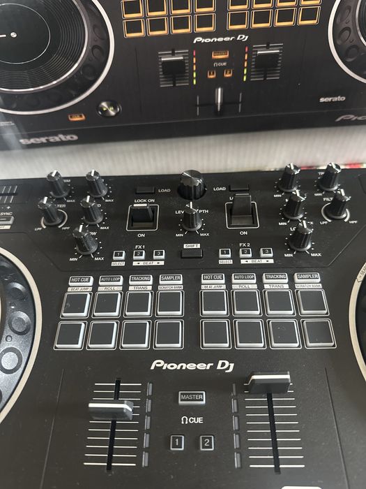 Пульт Pioneer DJ , DDJ-REV1