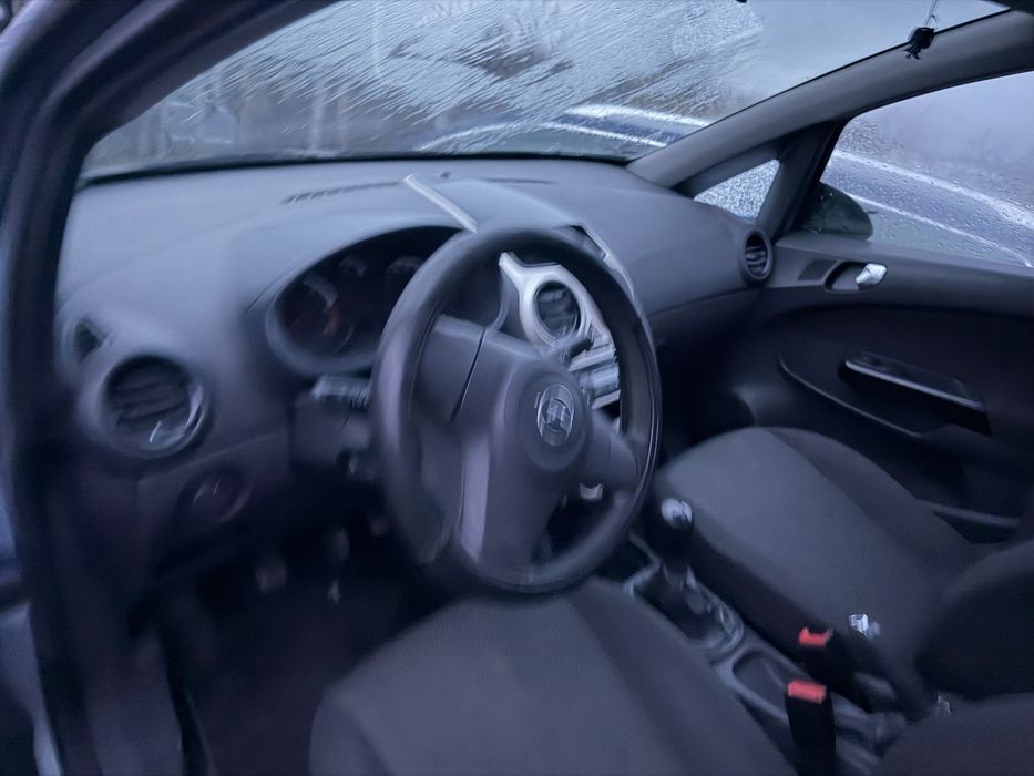 Dezmembrez Opel Corsa 1.3 cdti(fara catalizator)