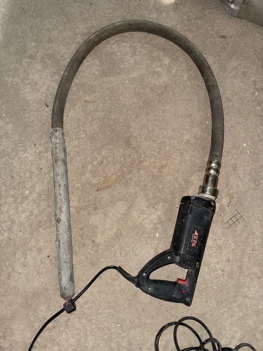 Beton vibrator sotiladi