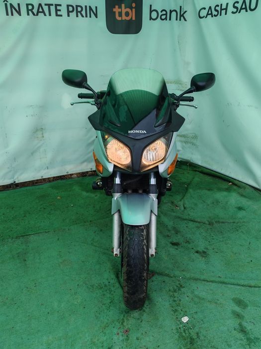 Honda CBF 600 A2(25kw) 2004 cash sau rate fixe