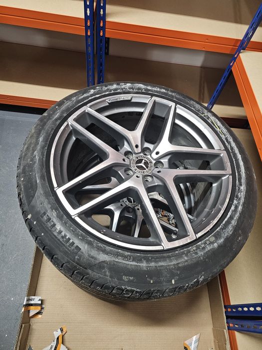Jante OE Mercedes GLE W292 AMG 21”
Masini compatibile: 
Merced