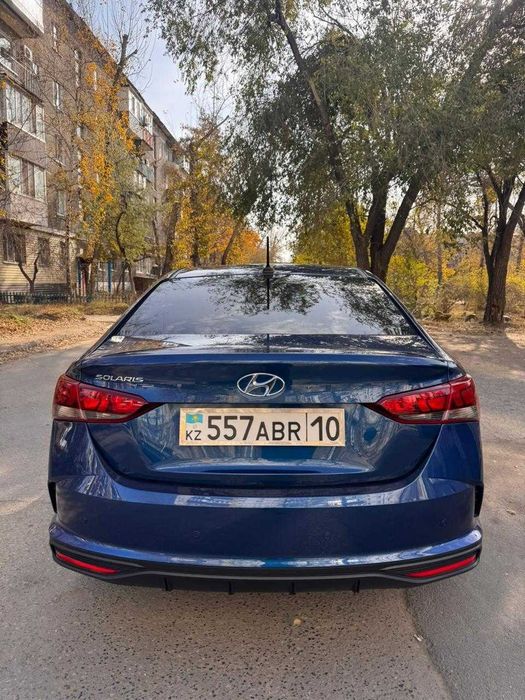 Продам машину Hyundai Solaris.
