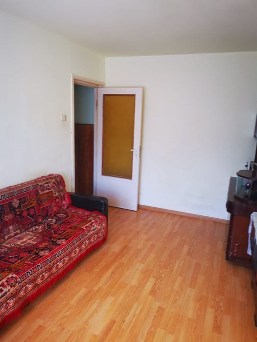 Închiriez apartament Vlaicu