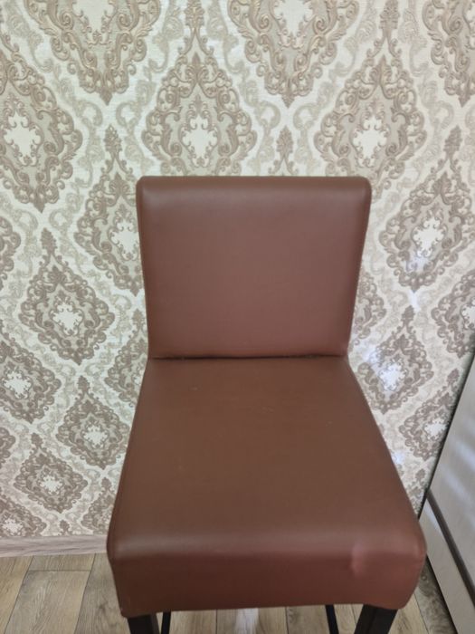 Стул барный коричневый