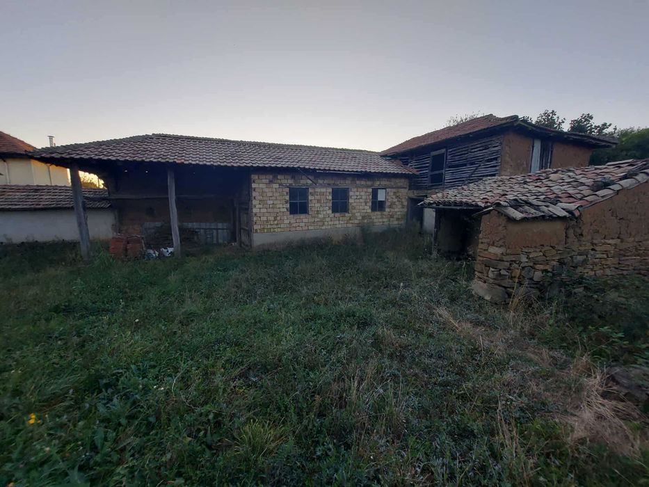 Едноетажна къща, с. Момино