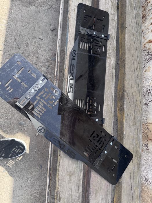 Продаю рамки лексус .