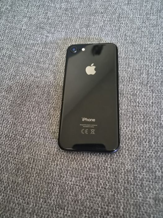 iPhone 8 много запазен