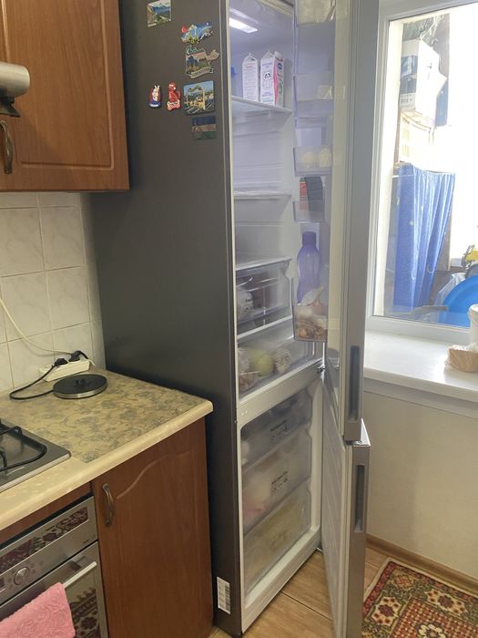 Продаю холодильник Samsung