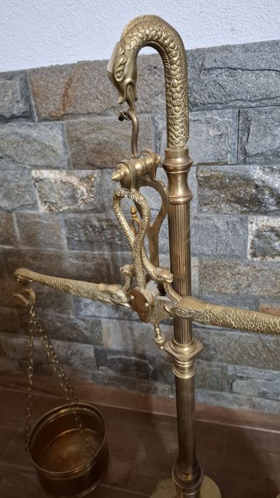 Красива месингова везна