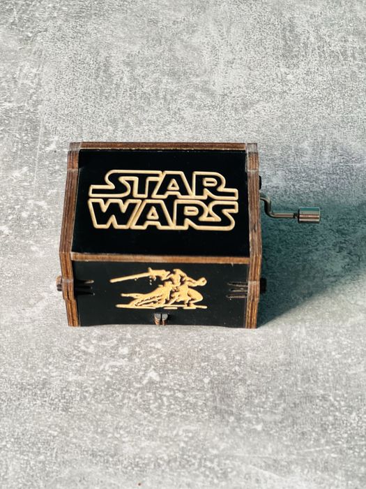 Музикална кутия Star Wars с манивела