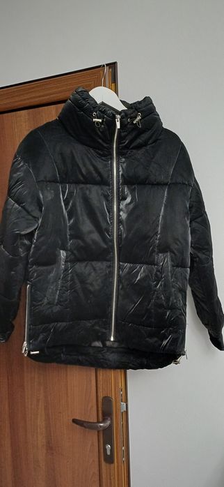 Geaca neagra de iarna