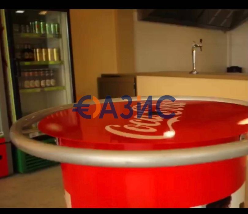 Заведение в центъра на Несебър (67 кв. м + 40 кв. м) с действащ