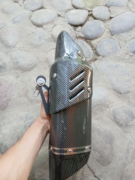 Акрапович глушитель