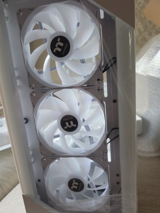 Корпус Thermaltake View 200 TG Snow ARGB белый