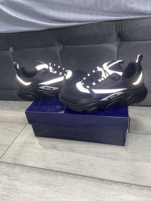 Dior B22