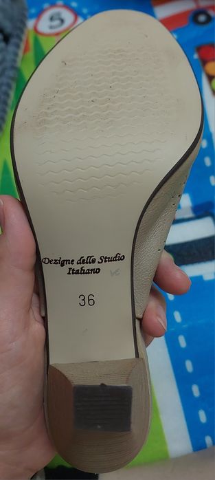 Новые,кожанные ,мягкие