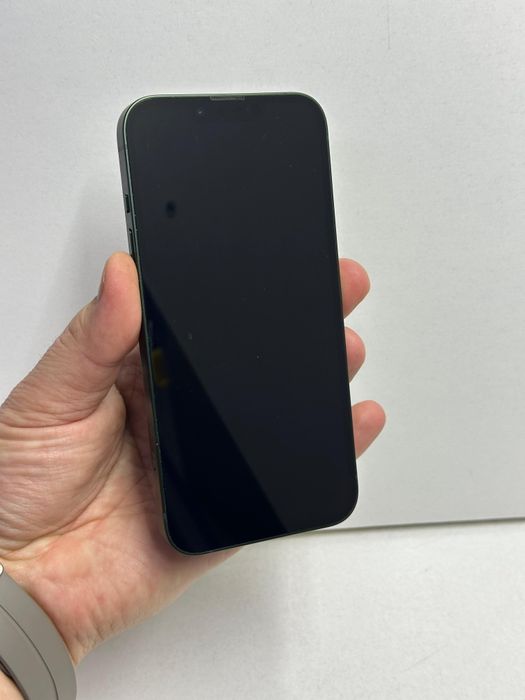 Продам Айфон 13 128г