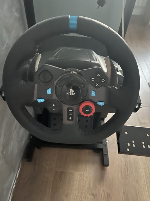 Logitech g29 със стойка