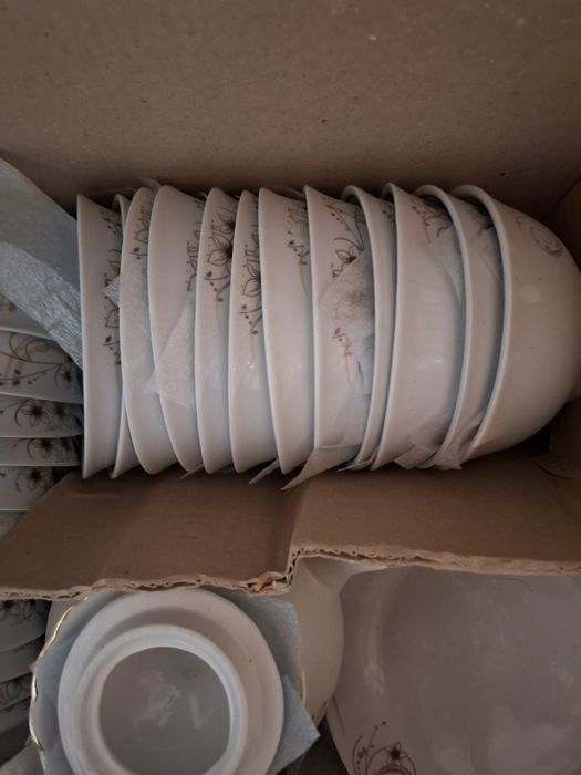 Сервиз новый на 12 персон