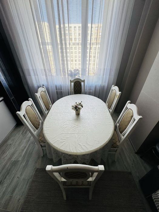 Срочно продам стол и 6 стульев