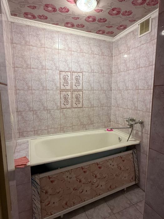 Продам 2 комн квартиру.Бэст