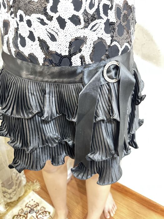 Продам красивое корсетное платье