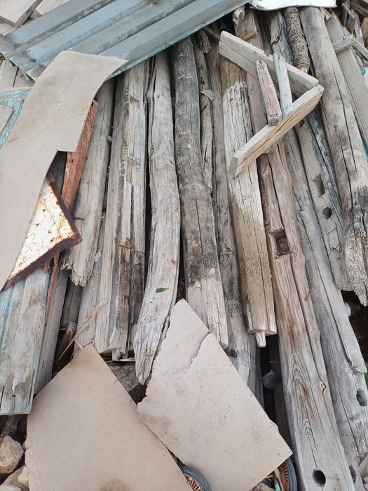 Утин, ишлатилган болор ва каламалар ва чёрный потолок сотилади.