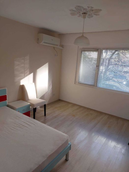 Продава се Тристаен апартамент в Бургас, Братя Миладинови - 95 кв.м за 6 €/кв.м - Снимка #6