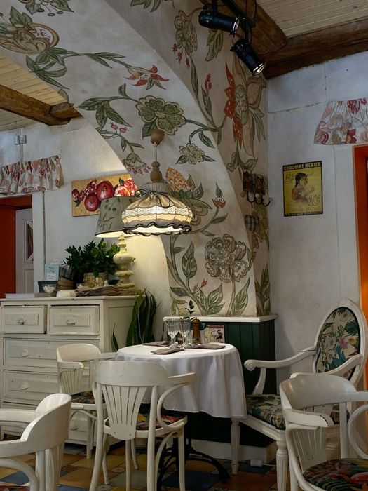 Художник, декаротор .