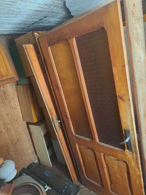 продавам интериорна врата от масив