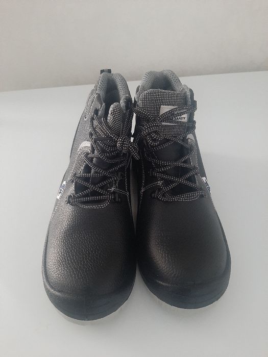 Продаю рабочие сапоги