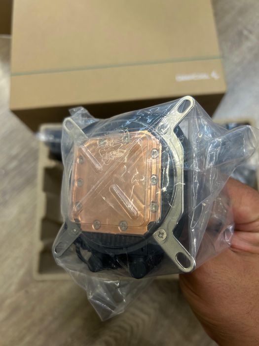 Жидкостное охлаждение Deepcool LE500 ARGB