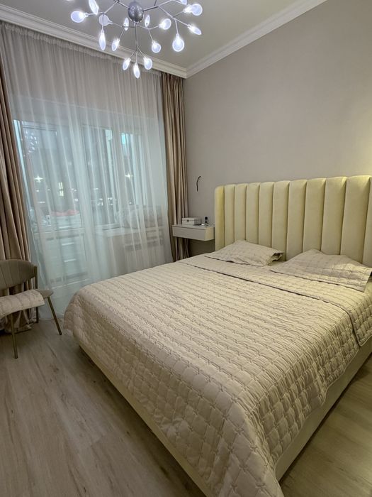 Двуспальная кровать