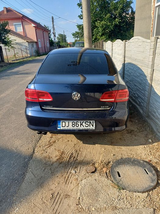 Vând vw passat b7