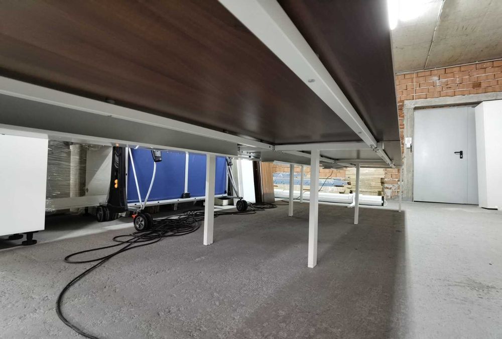 Конферентна маса цвят "орех"