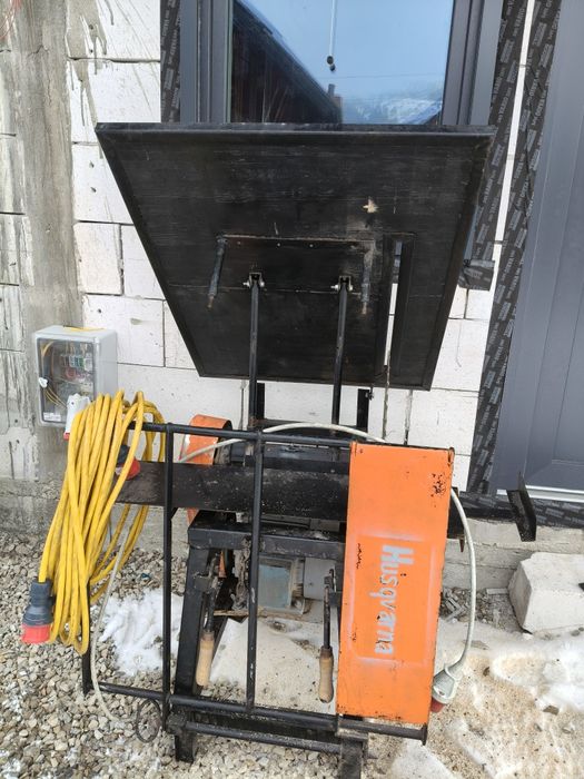 Fierăstrău circular