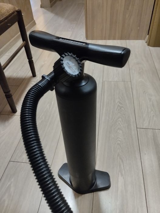 Помпа за дюшеци  лодки и падъл