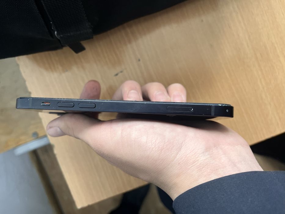 Продам Iphone 12