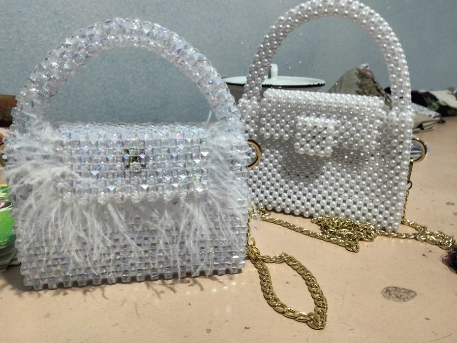 Xrustal sumka sotiladi yangi