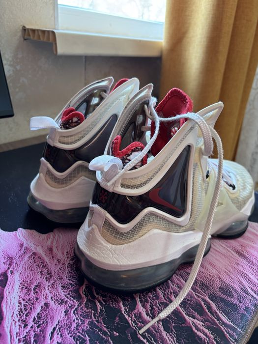 Баскетбольные кроссовки Lebron 19
