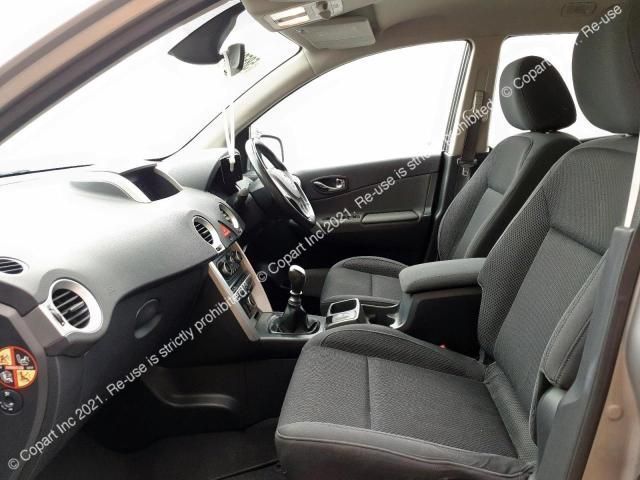 Dezmembrez Renault Koleos 2,0 DCI